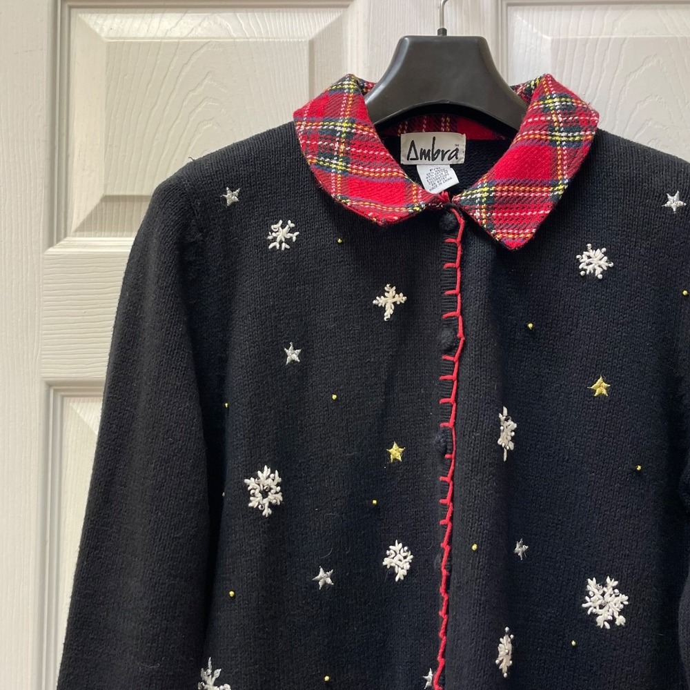 Vintage Ambria Women's Petite Med Cardigan Black Christmas Ugly Sweater Beaded